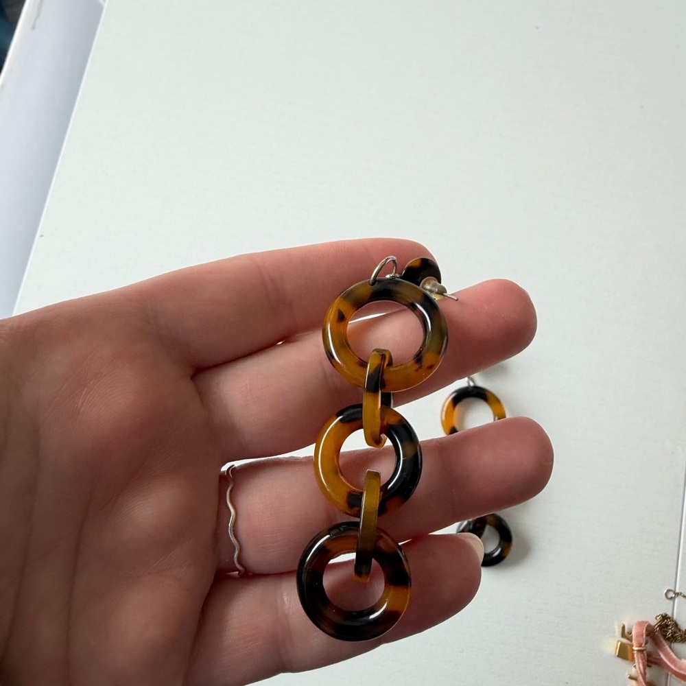 Tortoise Shell Dangle Earrings - Picture 4 of 4